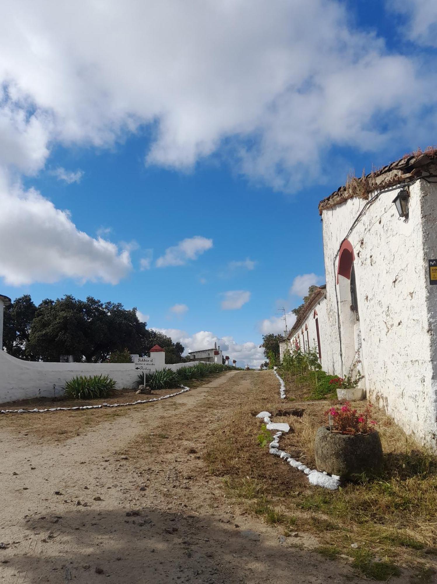 Navas del Madroño Hotel Rural El Vaqueril מראה חיצוני תמונה